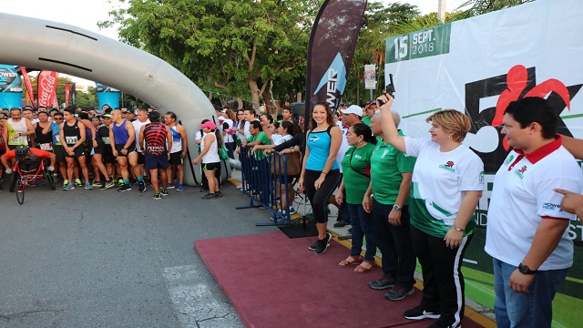 Celebran la Independencia de México con la tradicional carrera y caminata del Isstey