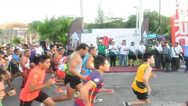 Celebran la Independencia de México con la tradicional carrera y caminata del Isstey