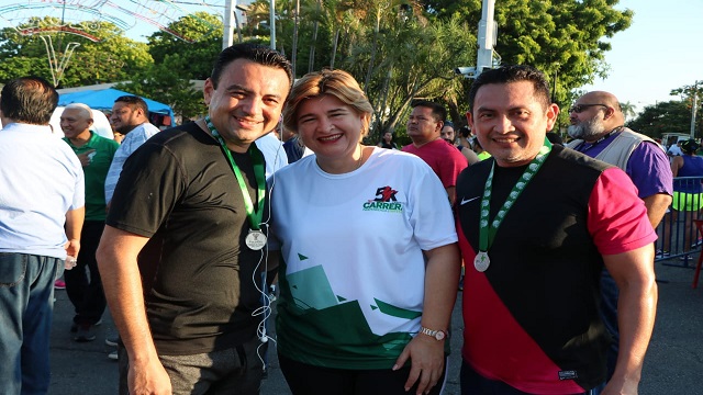 Celebran la Independencia de México con la tradicional carrera y caminata del Isstey