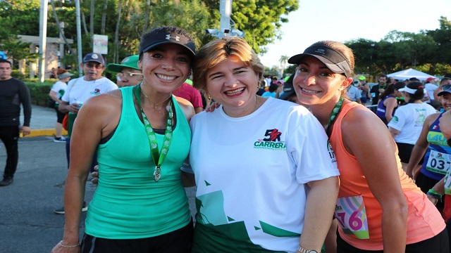 Celebran la Independencia de México con la tradicional carrera y caminata del Isstey