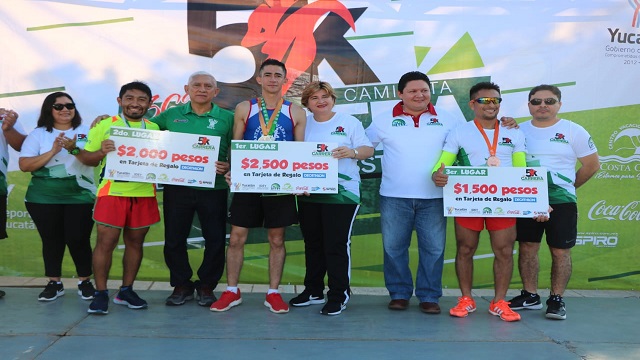 Celebran la Independencia de México con la tradicional carrera y caminata del Isstey