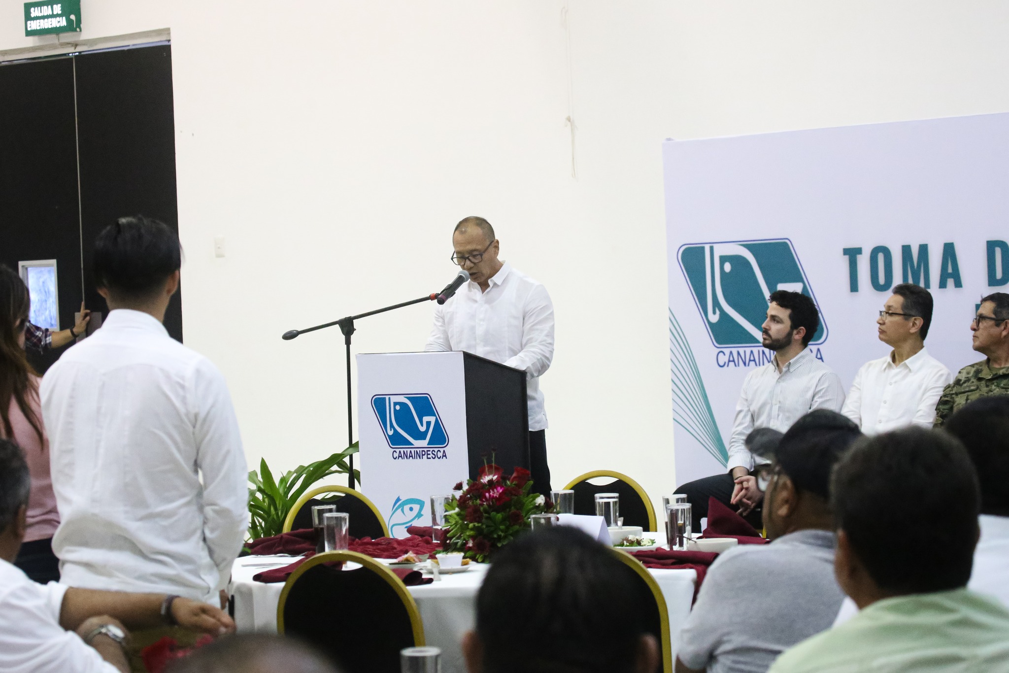Presentan nueva directiva de CANAINPESCA Yucatán y EXPORTAMAR A.C.