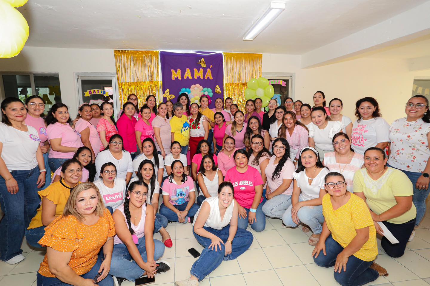 Día de la Madre en los CAI del ISSTEY: Un homenaje lleno de alegría y creatividad.