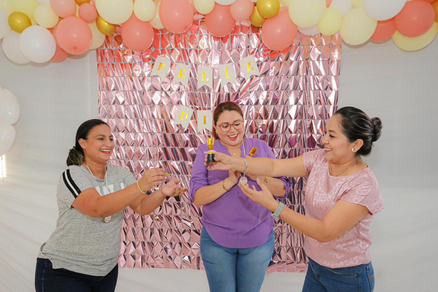 ¡El Día de la Madre se llenó de alegría y música en el CAEE!