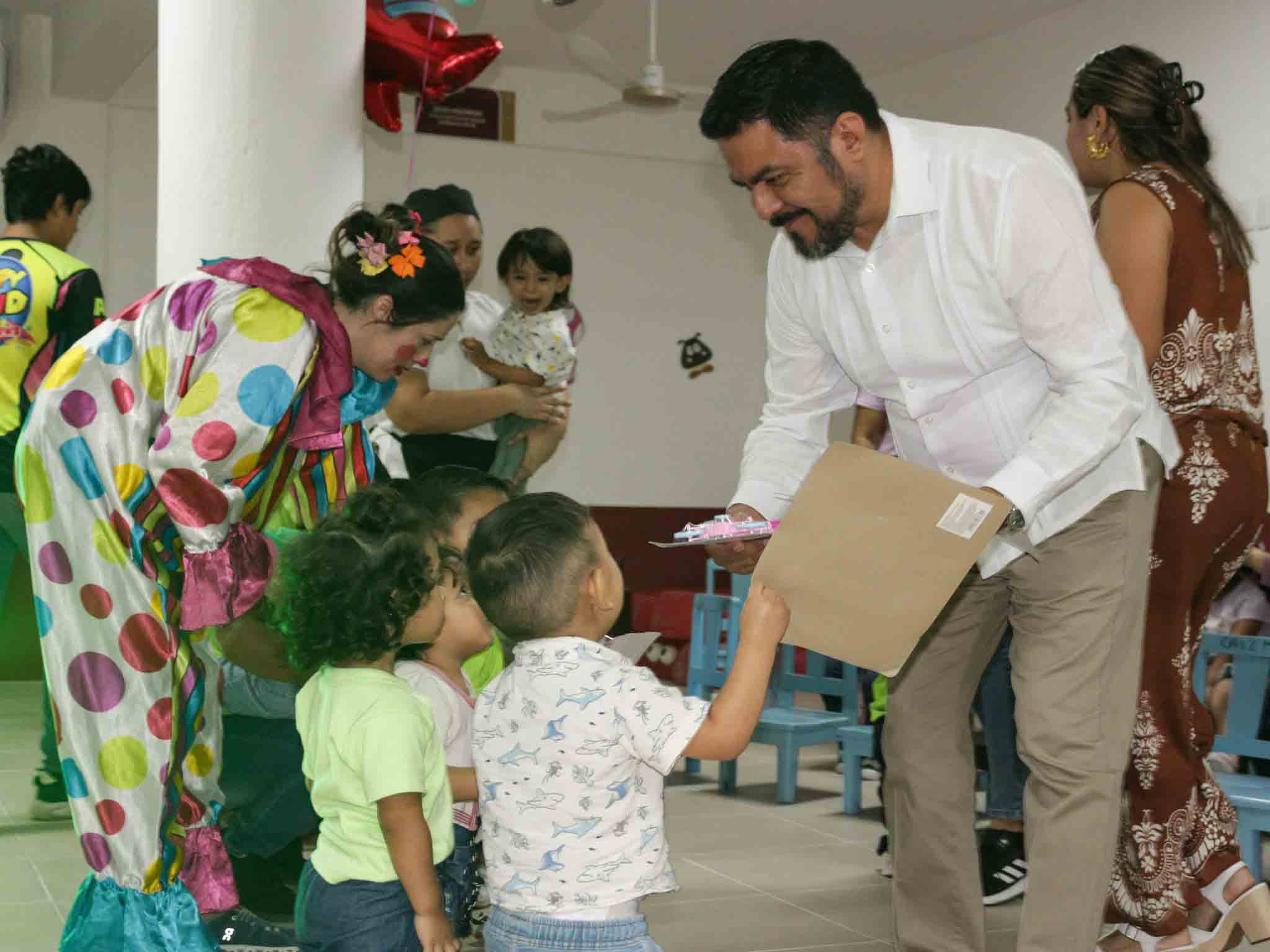 Celebración del dia de la niña y el niño en los CAI